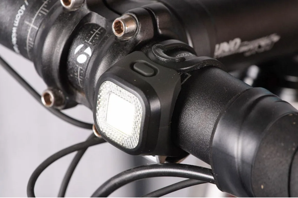 Мигалка передня Knog Blinder Mini Chippy Front 20 Lumens Black Мигалка передня Knog Blinder Mini Chippy Front 20 Lumens Black