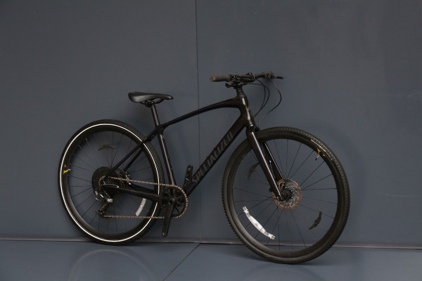 Міський велосипед Specialized Sirrus X COMP S 2020 black violet Міський велосипед Specialized Sirrus X COMP S 2020 black violet