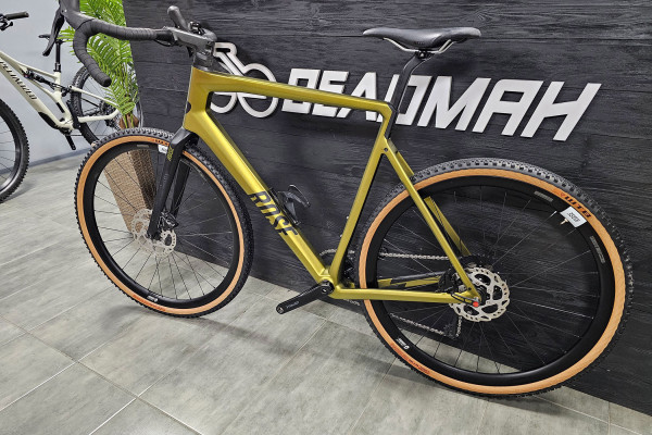 Гравійний велосипед ROSE BACKROAD GRX810 gold XXL Carbon