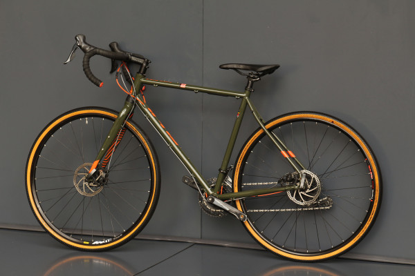 Гравійний велосипед Fuji Jari 2.3 2020 хром Alivio 54 cm Гравійний велосипед Fuji Jari 2.3 2020 хром Alivio 54 cm