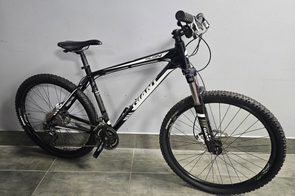 Гірський велосипед Giant Talon 27.5 3 Гірський велосипед Giant Talon 27.5 3