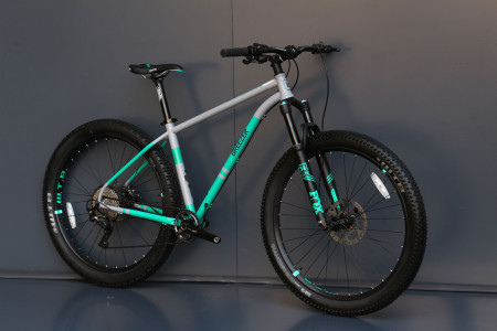 Гірський велосипед Breezer Lightning 27.5+ (хром)