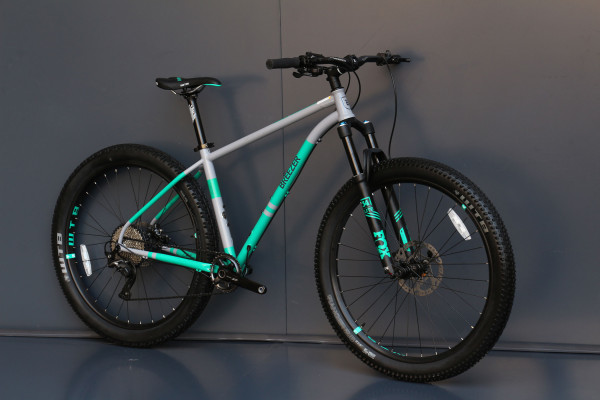 Гірський велосипед Breezer Lightning 27.5+ (хром) Гірський велосипед Breezer Lightning 27.5+ (хром)
