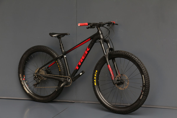 Гірський велосипед Trek Roscoe 7 black n red Гірський велосипед Trek Roscoe 7 black n red