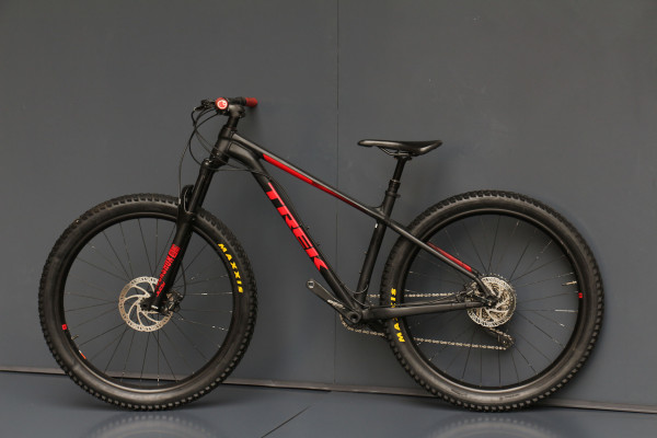 Гірський велосипед Trek Roscoe 7 black n red Гірський велосипед Trek Roscoe 7 black n red
