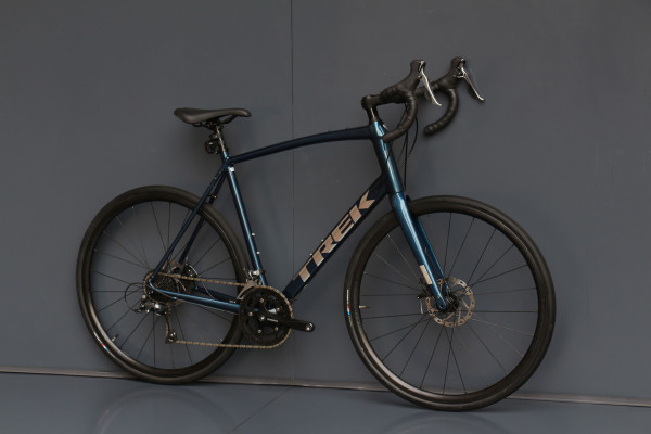 Шосейний велосипед Trek Domane AL 2 Disc XL blue Шосейний велосипед Trek Domane AL 2 Disc XL blue