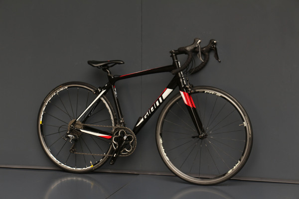 Шосейний велосипед Giant Contend 1 105 2018 black n red Шосейний велосипед Giant Contend 1 105 2018 black n red