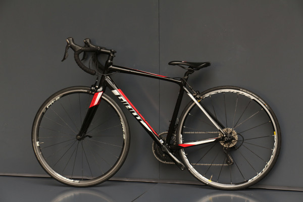 Шосейний велосипед Giant Contend 1 105 2018 black n red Шосейний велосипед Giant Contend 1 105 2018 black n red