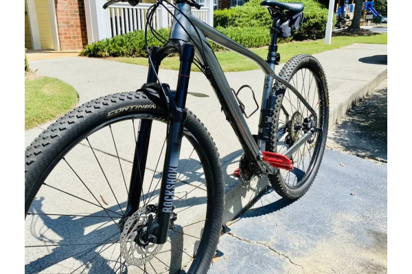 Вилка RockShox Judy Gold RL - Remote 27.5" 9QR 120mm Black Alum Str 1 1/8 42offset Solo Air (includes, Star nut & Right OneLoc Remote) A3 Вилка RockShox Judy Gold RL - Remote 27.5" 9QR 120mm Black Alum Str 1 1/8 42offset Solo Air (includes, Star nut & Right OneLoc Remote) A3