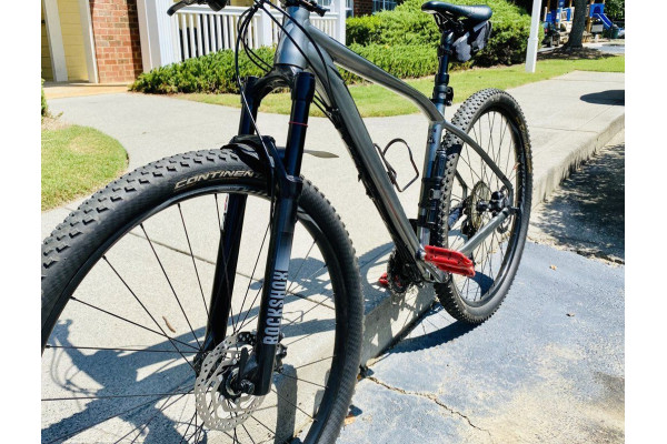 Вилка RockShox Judy Gold RL - Remote 27.5" 9QR 100mm Black Alum Str 1 1/8 42offset Solo Air (includes, Star nut & Right OneLoc Remote) A3 Вилка RockShox Judy Gold RL - Remote 27.5" 9QR 100mm Black Alum Str 1 1/8 42offset Solo Air (includes, Star nut & Right OneLoc Remote) A3