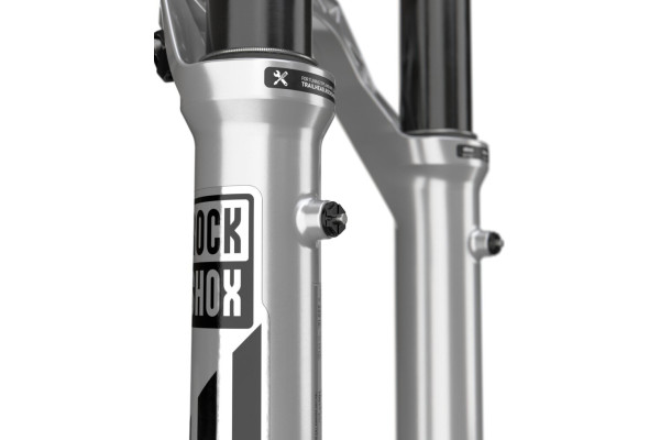 Вилка RockShox Pike Ultimate Charger 3 RC2 - Crown 27.5" Boost™ 15x110 140mm Silver Alum Str Tpr 37offset DebonAir+ (includes Bolt On Fender,2 Btm Tokens, Star nut & Maxle Stealth) C1 Вилка RockShox Pike Ultimate Charger 3 RC2 - Crown 27.5" Boost™ 15x110 140mm Silver Alum Str Tpr 37offset DebonAir+ (includes Bolt On Fender,2 Btm Tokens, Star nut & Maxle Stealth) C1
