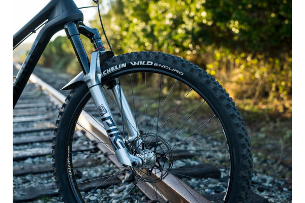 Вилка RockShox Pike Ultimate Charger 3 RC2 - Crown 27.5" Boost™ 15x110 140mm Silver Alum Str Tpr 37offset DebonAir+ (includes Bolt On Fender,2 Btm Tokens, Star nut & Maxle Stealth) C1 Вилка RockShox Pike Ultimate Charger 3 RC2 - Crown 27.5" Boost™ 15x110 140mm Silver Alum Str Tpr 37offset DebonAir+ (includes Bolt On Fender,2 Btm Tokens, Star nut & Maxle Stealth) C1