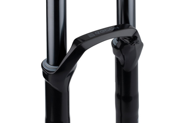 Вилка RockShox Recon Silver RL - Crown 27.5" 15x100 130mm Black Alum Str Tpr 42offset Solo Air (includes Star nut & Maxle Stealth) D1 Вилка RockShox Recon Silver RL - Crown 27.5" 15x100 130mm Black Alum Str Tpr 42offset Solo Air (includes Star nut & Maxle Stealth) D1