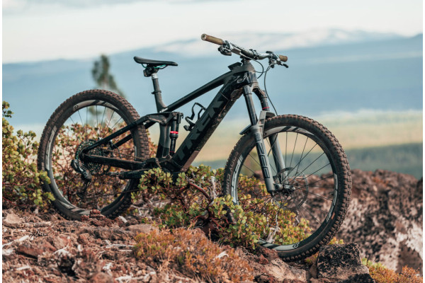 Вилка RockShox ZEB Ultimate Charger 3 RC2 - Crown 27.5" Boost™ 15x110 160mm Grey Alum Str Tpr Sm CrownOD 44offset DebonAir (Inc. Bolt on Fender,2 Btm Tokens, Star nut & Maxle Stealth) A2 Вилка RockShox ZEB Ultimate Charger 3 RC2 - Crown 27.5" Boost™ 15x110 160mm Grey Alum Str Tpr Sm CrownOD 44offset DebonAir (Inc. Bolt on Fender,2 Btm Tokens, Star nut & Maxle Stealth) A2