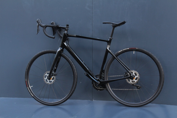 Шосейний велосипед Cannondale Synapse 105 Carbon black L Шосейний велосипед Cannondale Synapse 105 Carbon black L